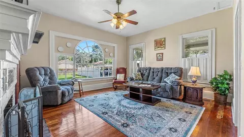 Living - 790 S Broadway Ave, Bartow, FL 33830 photo 3 of 4