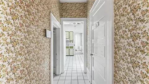 Entry Way - 790 S Broadway Ave, Bartow, FL 33830 photo 3 of 7
