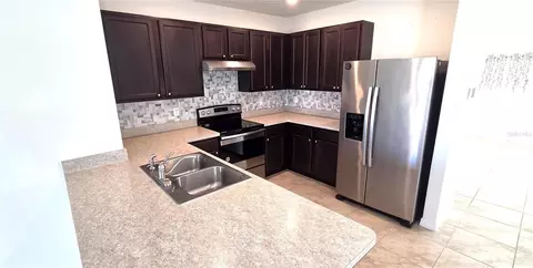 Kitchen - 156 Eagleview Loop, Davenport, FL 33837 photo 3 of 3