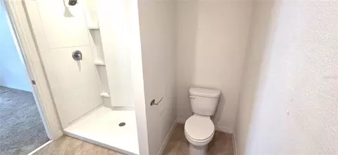 Bath - 156 Eagleview Loop, Davenport, FL 33837 photo 1 of 4