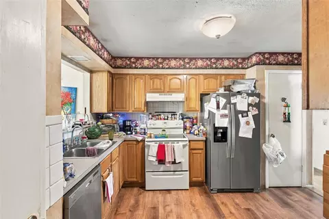 Kitchen - 2647 Mcintosh Rd, Dover, FL 33527 photo 1 of 3