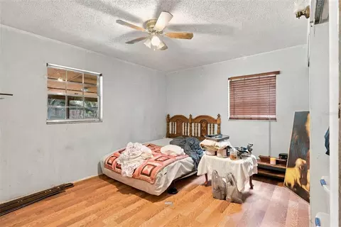 Bedroom - 2647 Mcintosh Rd, Dover, FL 33527 photo 1 of 4