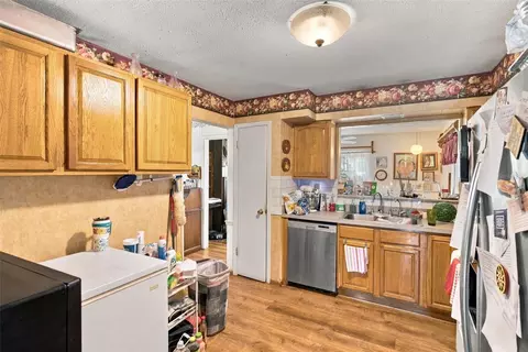 Kitchen - 2647 Mcintosh Rd, Dover, FL 33527 photo 3 of 3