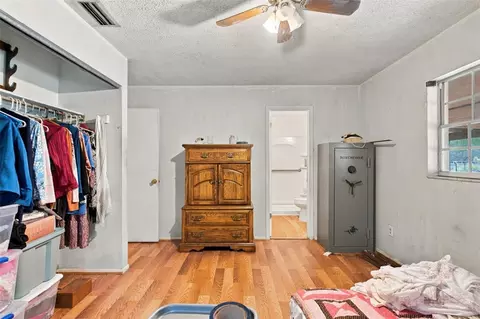 Bedroom - 2647 Mcintosh Rd, Dover, FL 33527 photo 2 of 4