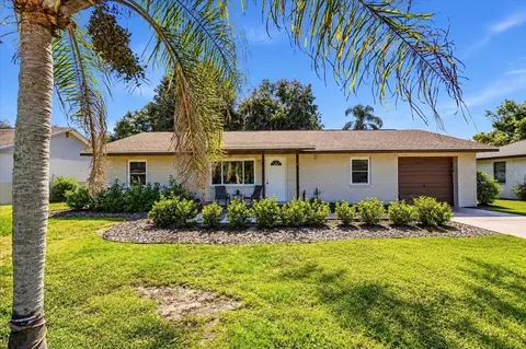 2827 Delrose Dr N, Lakeland, FL 33805