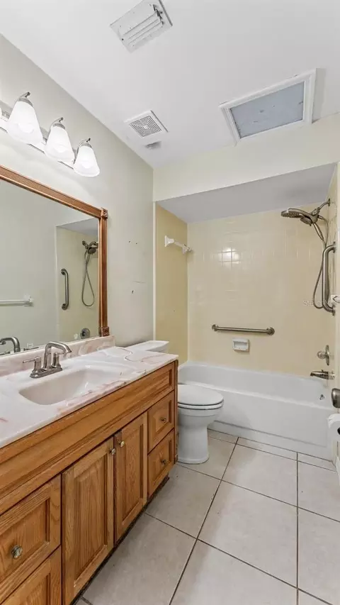 Bath - 3108 Elderwood Pl, Seffner, FL 33584 photo 4 of 4