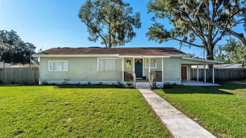112 8th St NE, Fort Meade, FL 33841