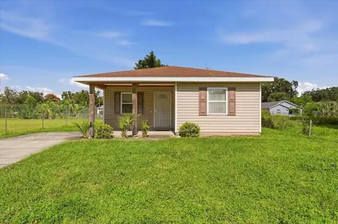 881 5th St, Winter Haven, FL 33881
