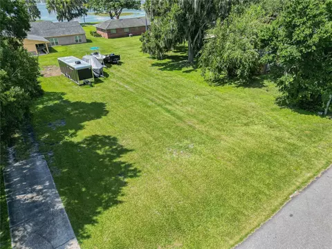 913 Crestview Dr, Auburndale, FL 33823