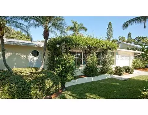 210 68th St, Holmes Beach, FL 34217 photo 1