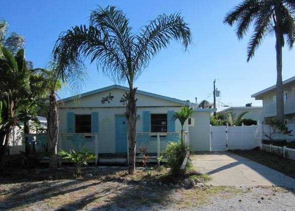 3005 Avenue E, Holmes Beach, FL 34217 photo 1