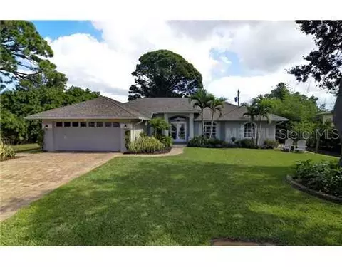 931 Circle Dr, Venice, FL 34285 photo 1