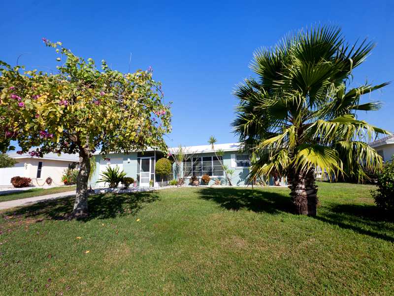 573 La Gorce Dr, Venice, FL 34293 photo 1