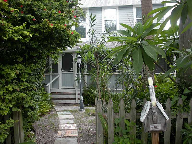 822 Madrid Ave, Venice, FL 34285 photo 1