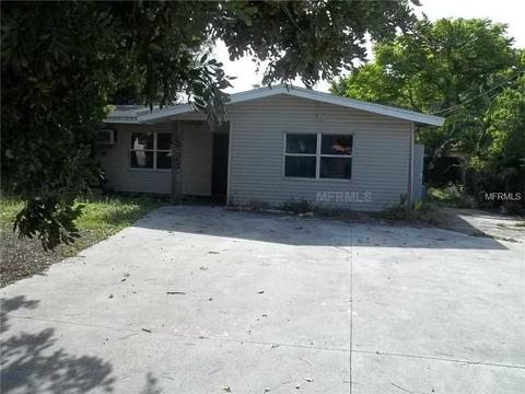 810 Locklear Ave, Sarasota, FL 34237 photo 1