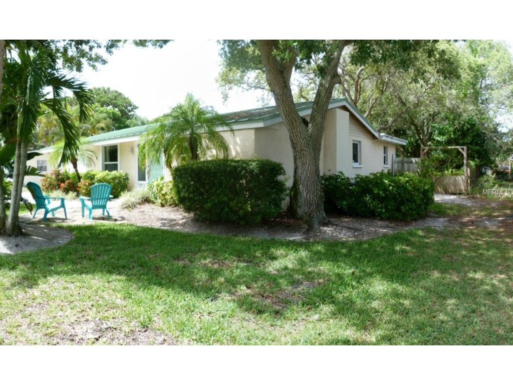 724 Golf Dr, Venice, FL 34285 photo 1