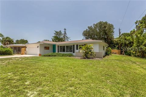 939 Sunset Dr, Venice, FL 34285 photo 1