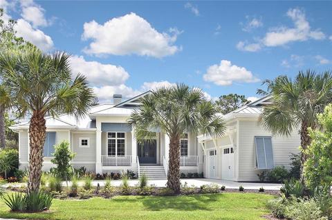 722 Eagle Point Dr, Venice, FL 34285 photo 1