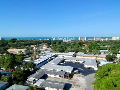 525 Manatee Ct #13, Venice, FL 34285 photo 1