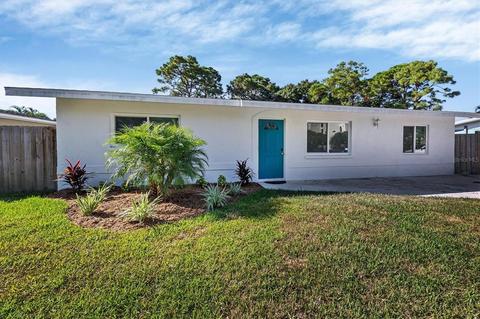 320 Field Ave E, Venice, FL 34285 photo 1