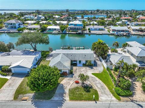 525 68th St, Holmes Beach, FL 34217 photo 1