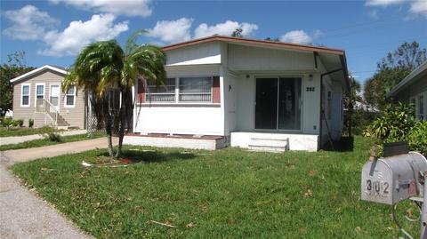 302 Outer Dr W, Venice, FL 34285 photo 1