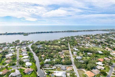 241 Lychee Rd, Nokomis, FL 34275
