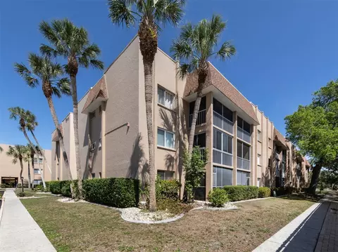 1520 Glen Oaks Dr E #353, Sarasota, FL 34232