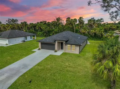 195 Cayuga St, Port Charlotte, FL 33954