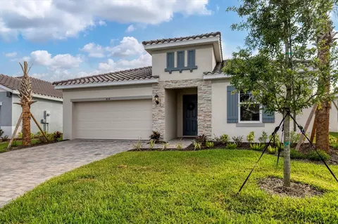 404 Daylily Blvd, Nokomis, FL 34275