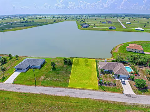 35 Meadowlark Ln, Placida, FL 33946