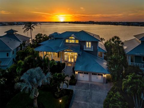 743 Eagle Point Dr, Venice, FL 34285 photo 1