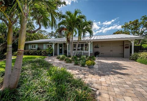 704 Armada Rd N, Venice, FL 34285