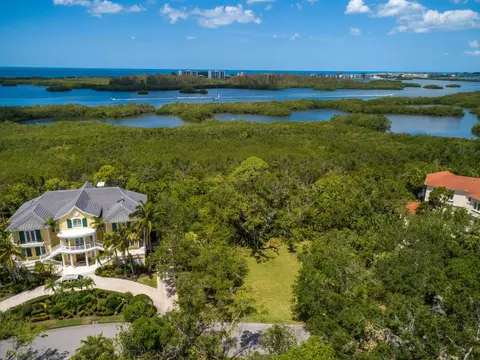 148 Osprey Point Dr, Osprey, FL 34229