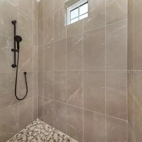 Bath - 930 E Venice Ave, Venice, FL 34285 photo 1 of 2