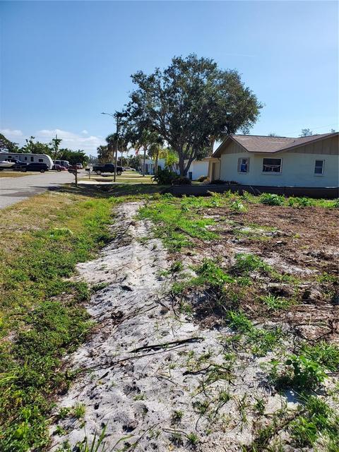 Columbia Road, Venice, FL 34293