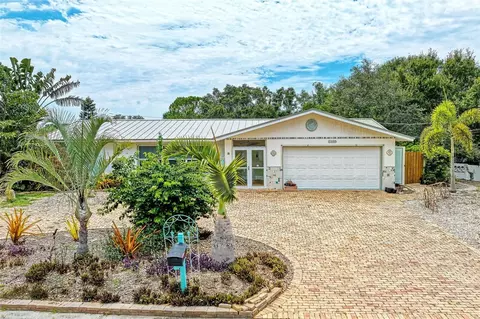 2400 River Ridge Dr, Sarasota, FL 34239