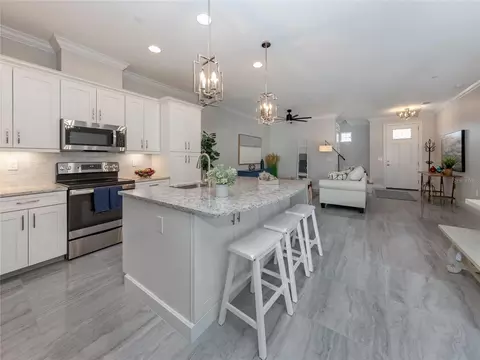 Kitchen - 934 E Venice Ave, Venice, FL 34285 photo 3 of 3