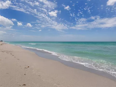 View/Area - 934 E Venice Ave, Venice, FL 34285 photo 3 of 6