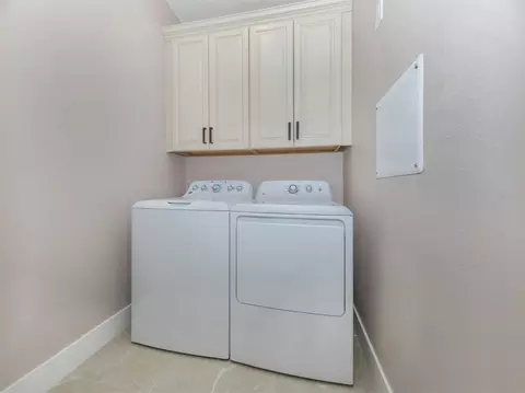 Other - 934 E Venice Ave, Venice, FL 34285 photo 1 of 15