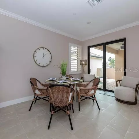 Dining - 938 E Venice Ave, Venice, FL 34285 photo 1 of 2