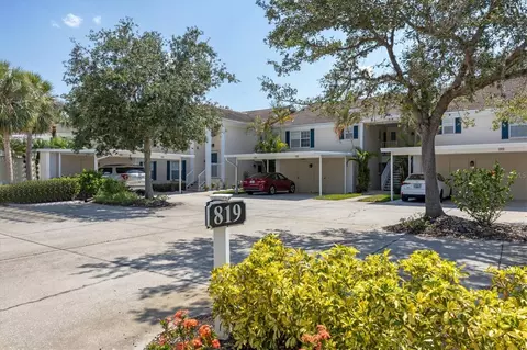 819 Montrose Dr #202, Venice, FL 34293