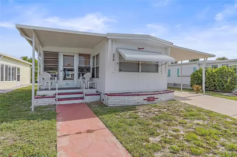 313 Mantua Dr, Venice, FL 34285