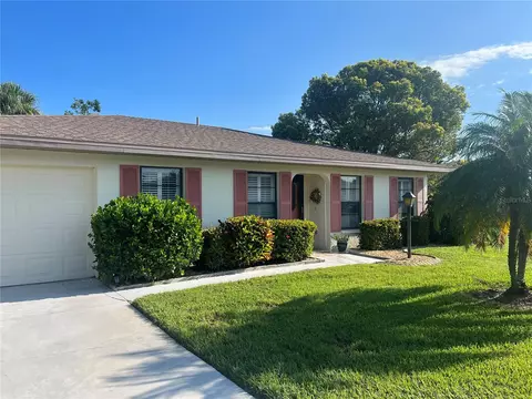 763 Vivienda South Ct #13, Venice, FL 34293