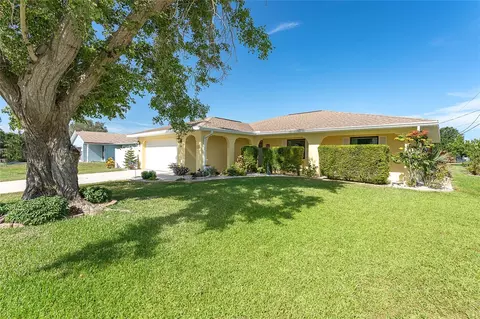 28 Tiffany St, Englewood, FL 34223