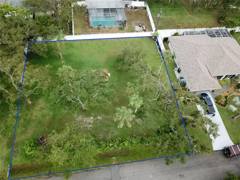 Azure Road, Venice, FL 34293