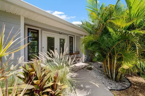 1220 Indus Rd, Venice, FL 34293