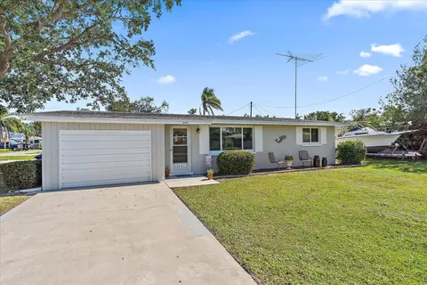 2641 Geneva Rd, Venice, FL 34293