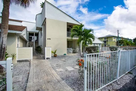 6451 Elmwood Ave #F, Sarasota, FL 34231