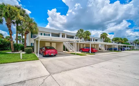 402 Laurel Lake Dr #101, Venice, FL 34292
